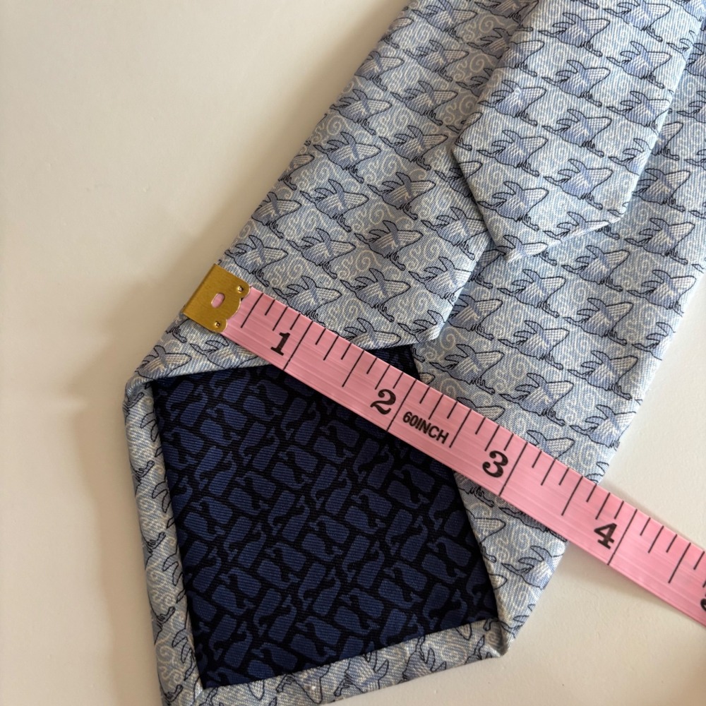 Vineyard Vines Silk Tie Mens OS Blue Pacific Life Whale Pattern - Picture 4 of 4